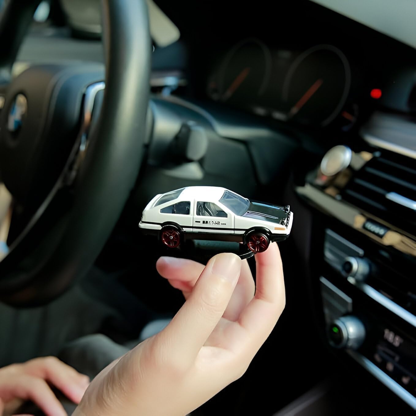 Car Dashboard Spinner – AE86 Drift Car Model Toy Decoration